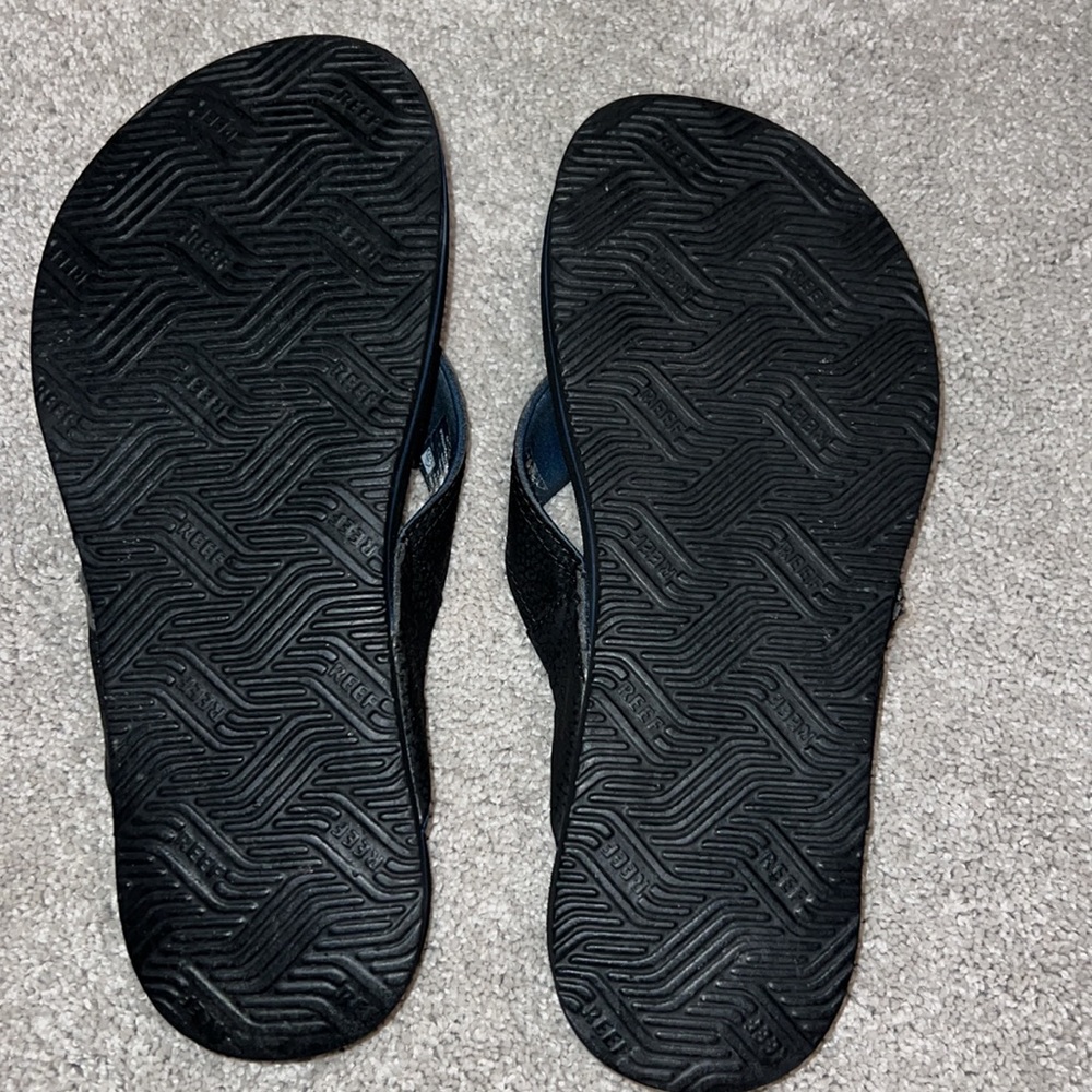 Men’s Size 7 Reef flip flops - Picture 3 of 3